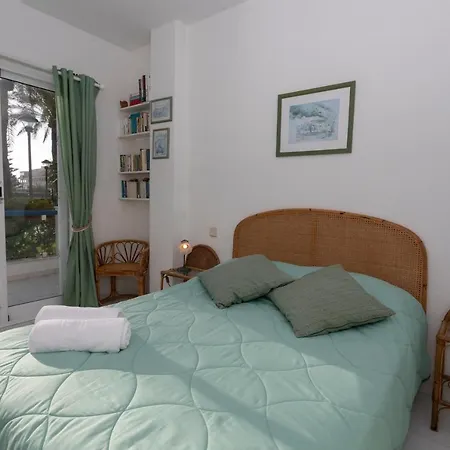 Cala Blanca, Bajo, 2 Dormitorios, By Bookindenia *