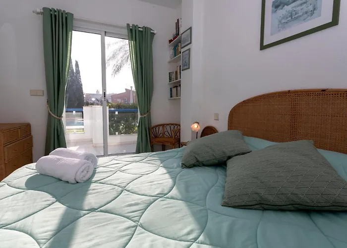 Cala Blanca, Bajo, 2 Dormitorios, By Bookindenia